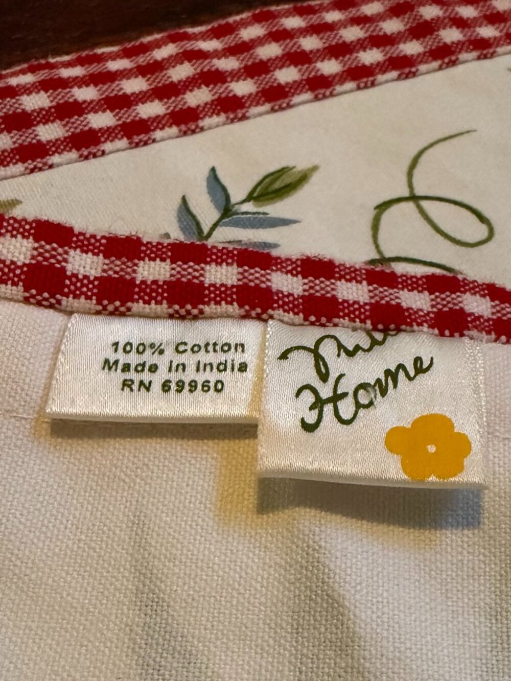 Floral Cabbage Roses Table Runner - Picture 5 of 6